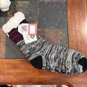 NEW! Muk Luks Black and Purple Slipper/socks size L/XL 8.5-11.